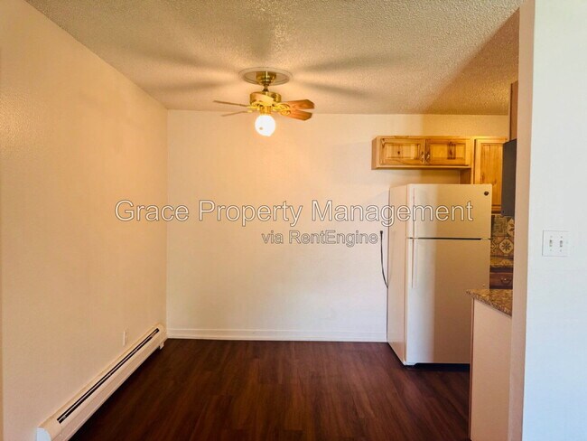 Foto del edificio - 501 Golden Cir