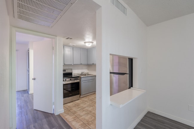 Foto del edificio - 3222 W Indian School Rd