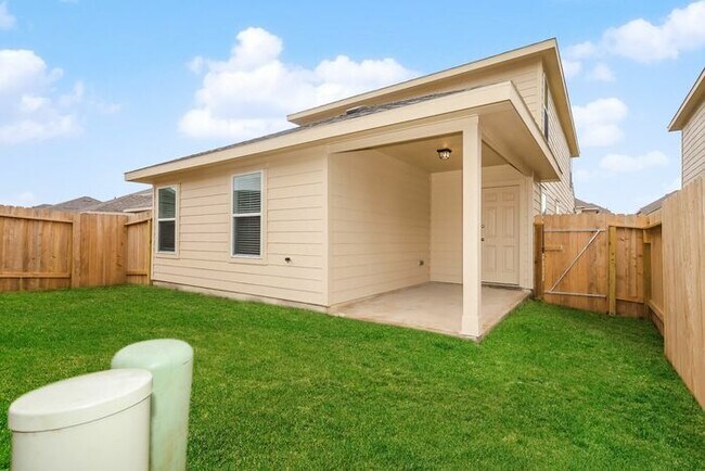 Building Photo - 4018 Silver Ranch Rd