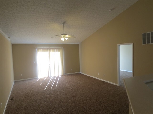 Foto del edificio - 5248 Gobel Dr