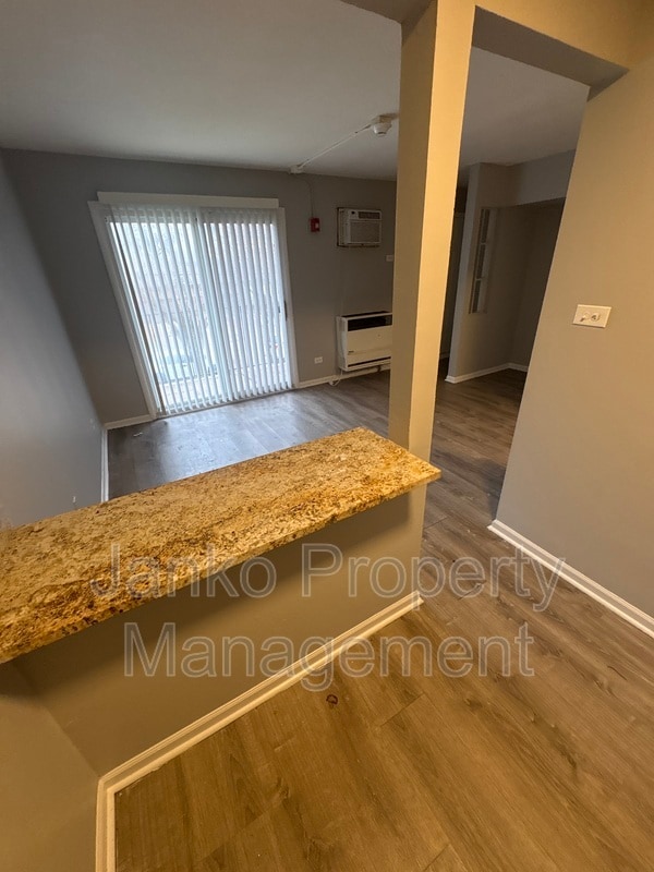 Foto del edificio - 3353 Commercial Ave