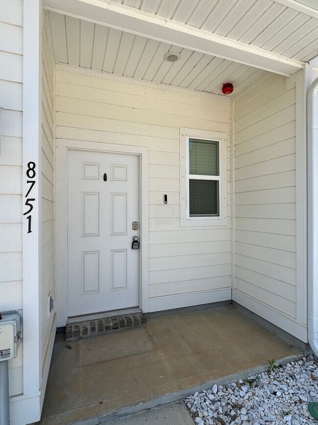 Foto del edificio - Cozy Townhome Living