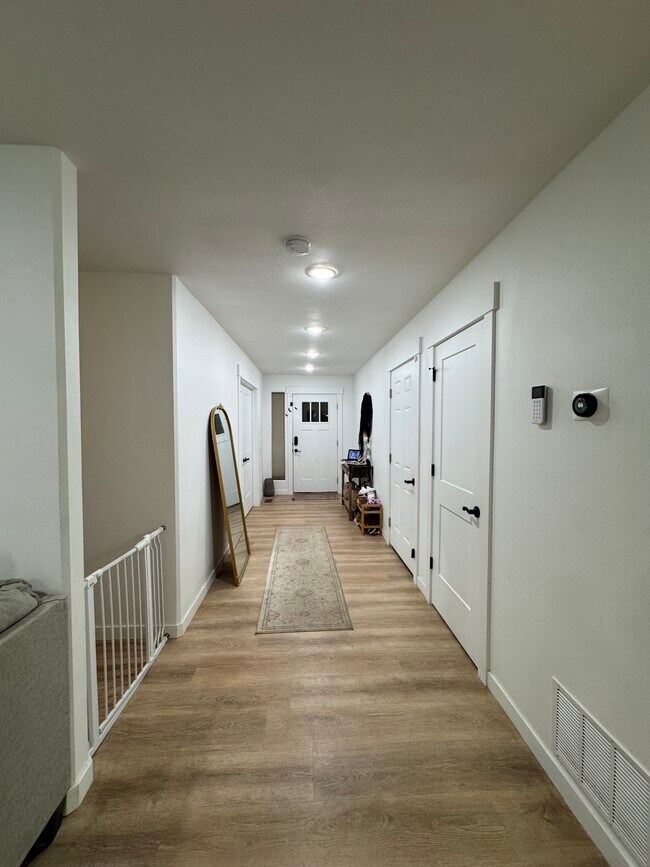 Building Photo - 2944 W 18th Ave