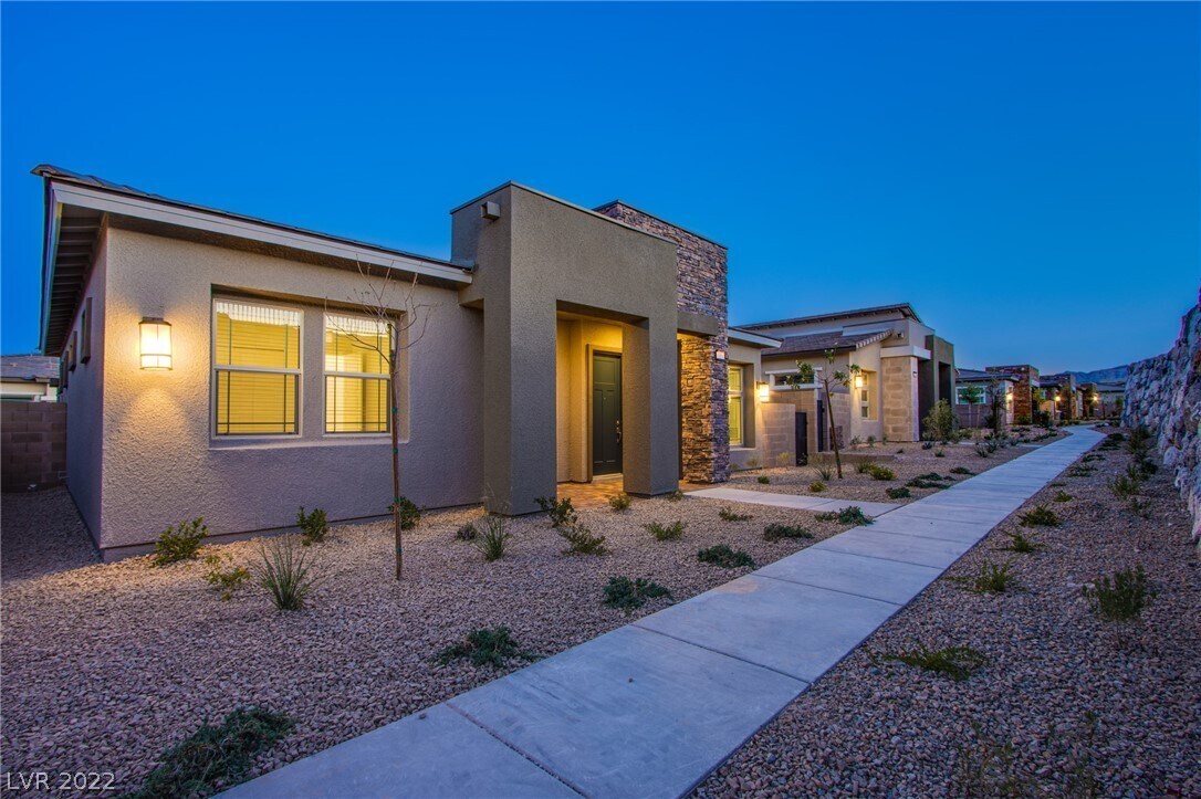 Foto principal - 909 Allister Flds Ln