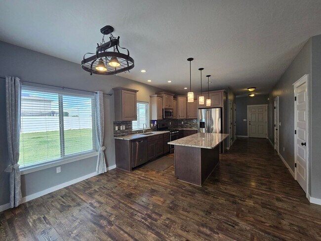 Foto del edificio - Large Home with Guest Suite!