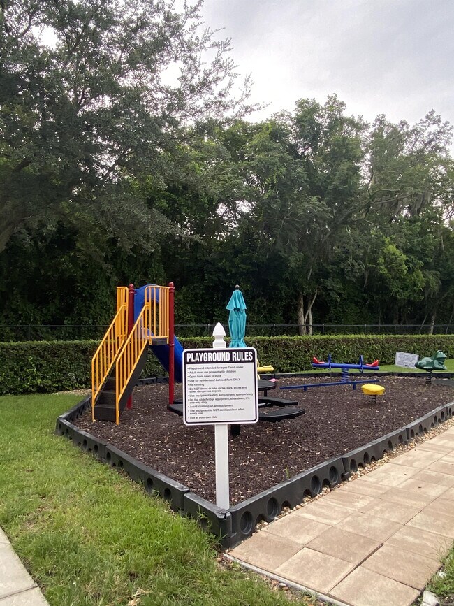 Foto del edificio - 5210 Calabash Pl
