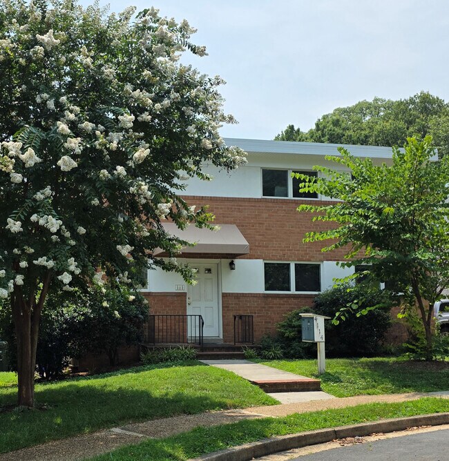 Foto del edificio - 4114 18th Rd N
