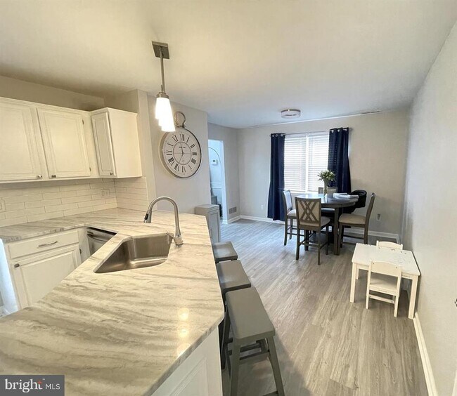 Foto del edificio - 125 Upper Valley Ln