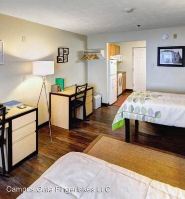 Foto principal - 4350 Lakeshore Dr