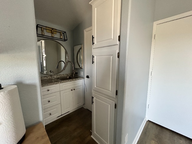 Building Photo - 6550 Ponto Dr