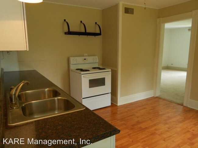 Building Photo - 1 br, 1 bath House - 27 South Lake Street
