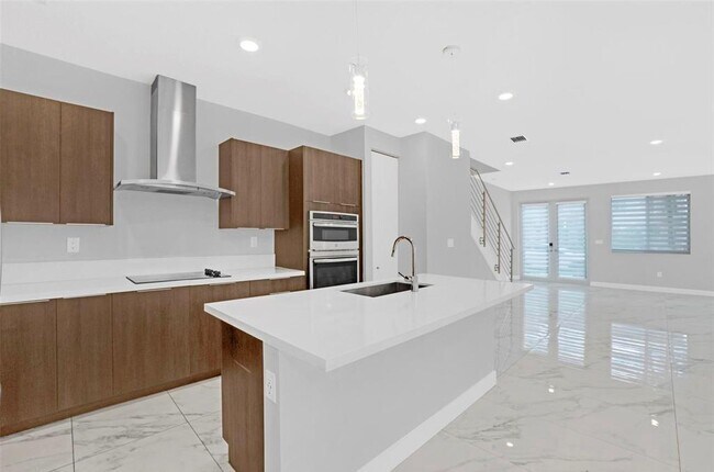 Building Photo - 10259 NW 66th St