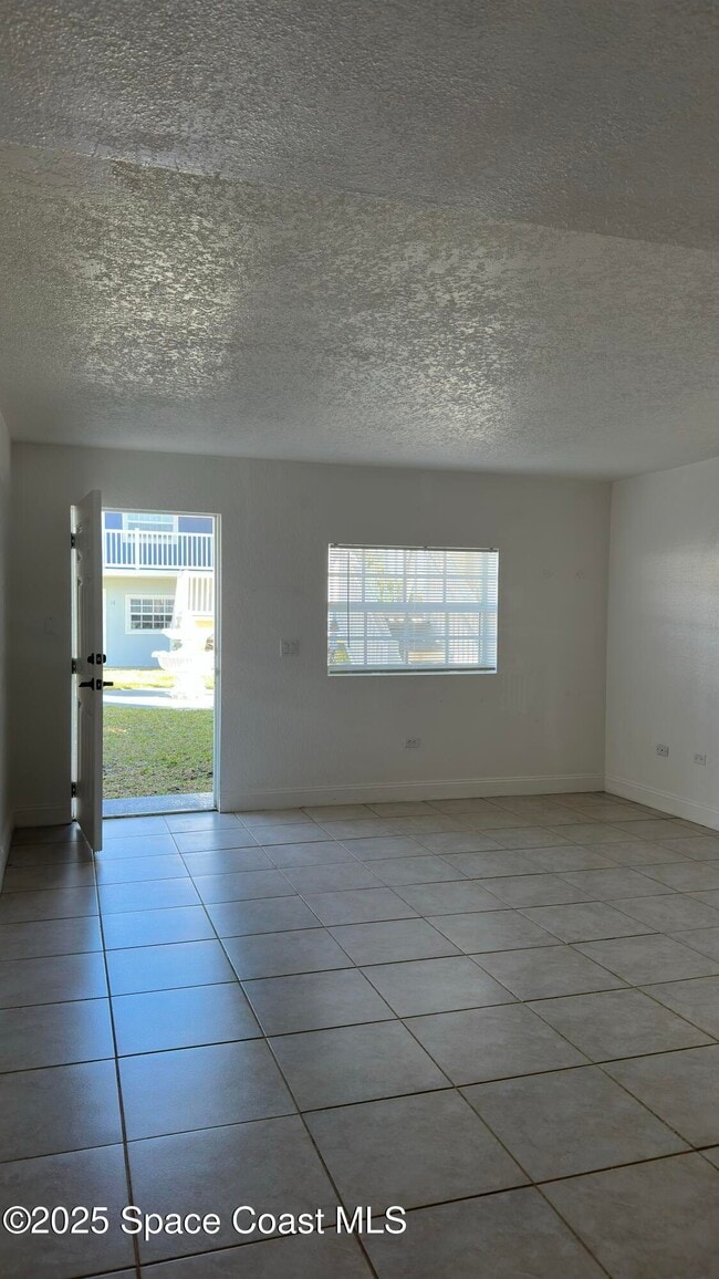 Building Photo - 1170 S Patrick Dr