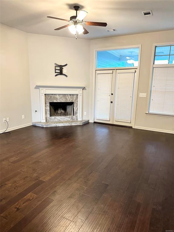 Foto del edificio - 9015 Clarion Ln