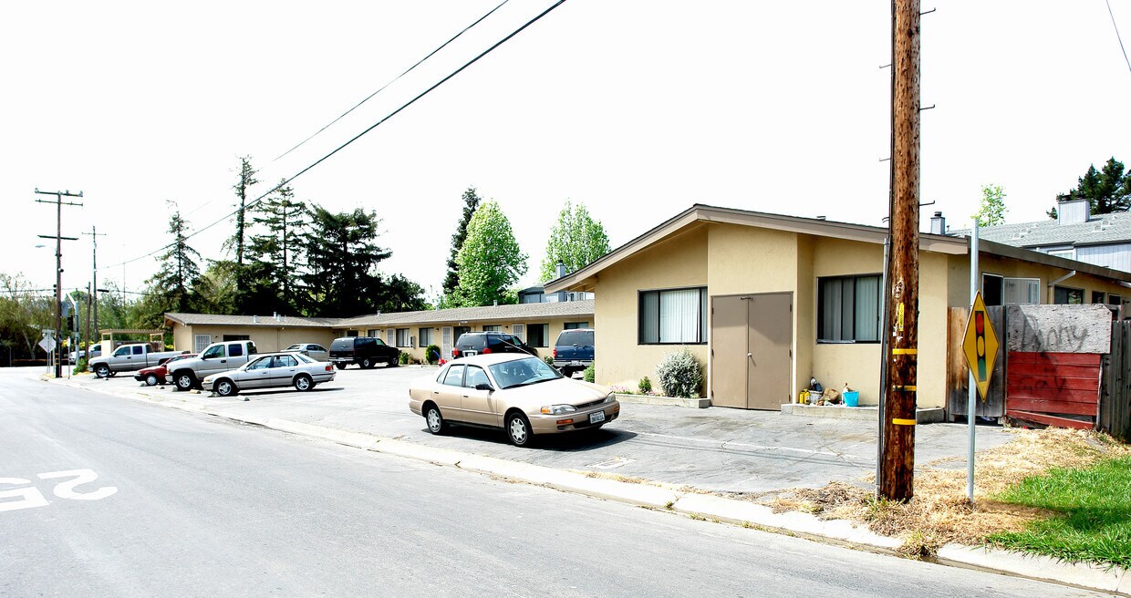 Building Photo - 28 Camino Del Sol