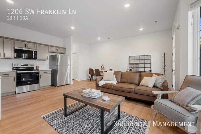 Foto del edificio - 1206 SW Franklin Ct