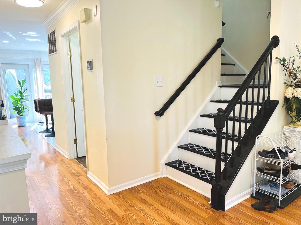 Foto principal - 9248 Matthew Dr
