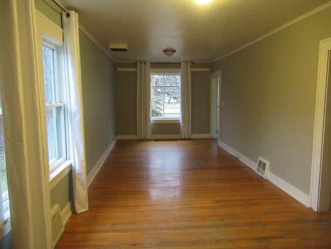 Building Photo - Cute Home in Whitefish with Yard & Storage