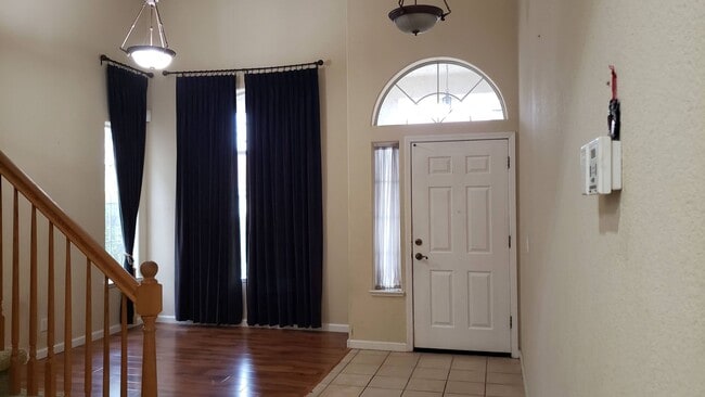 Foto del edificio - NICE TWO STORY IN WEST ROSEVILLE NEAR SCHO...
