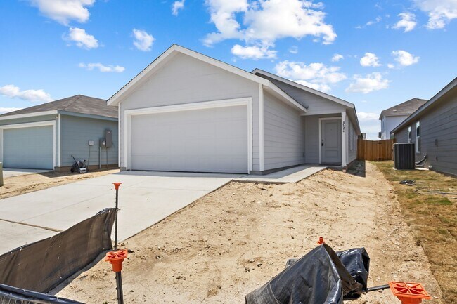 Building Photo - 8526 Sapphire Dr