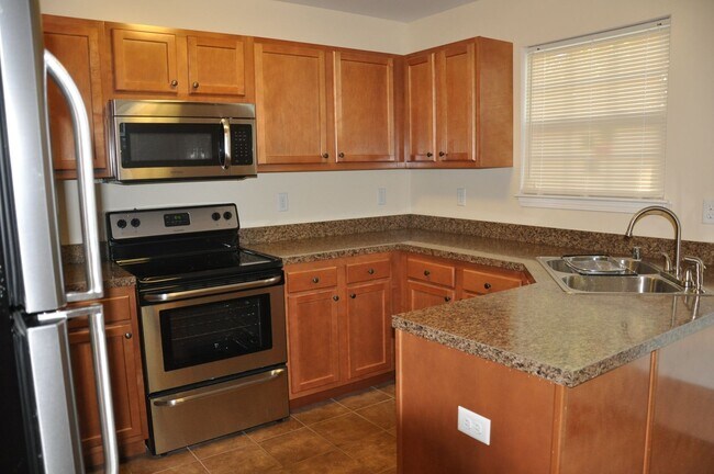 Building Photo - 2025 student housing!!!