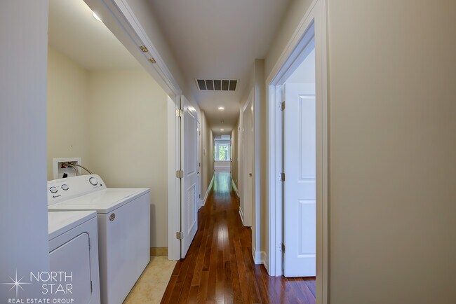 Building Photo - 4741 N Malden St