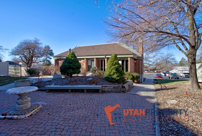 Foto del edificio - 1180 Foothill Dr