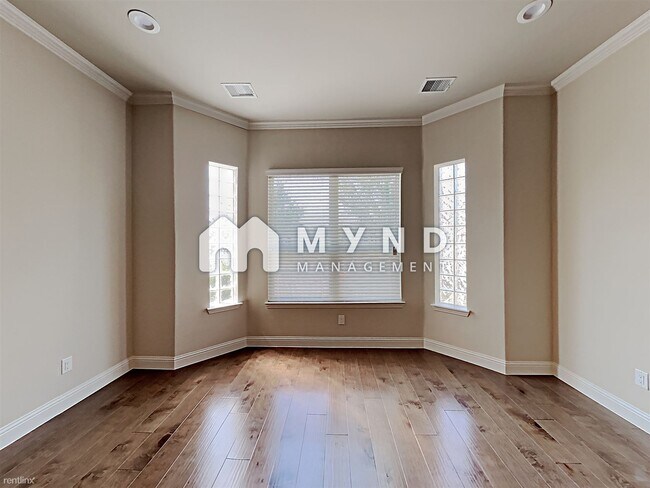 Building Photo - 4144 Riverside Dr