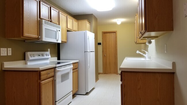 Foto del edificio - 725 Evergreen Cir