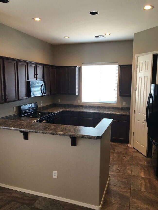 Foto del edificio - Corner Lot Charmer- Granville Amenities In...