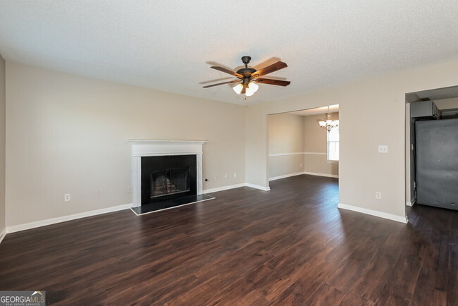 Building Photo - 3370 Spring Mesa Dr SW