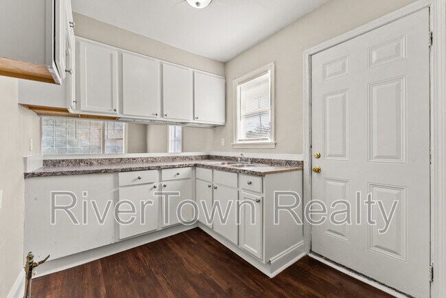 Building Photo - 1093 N Watkins St