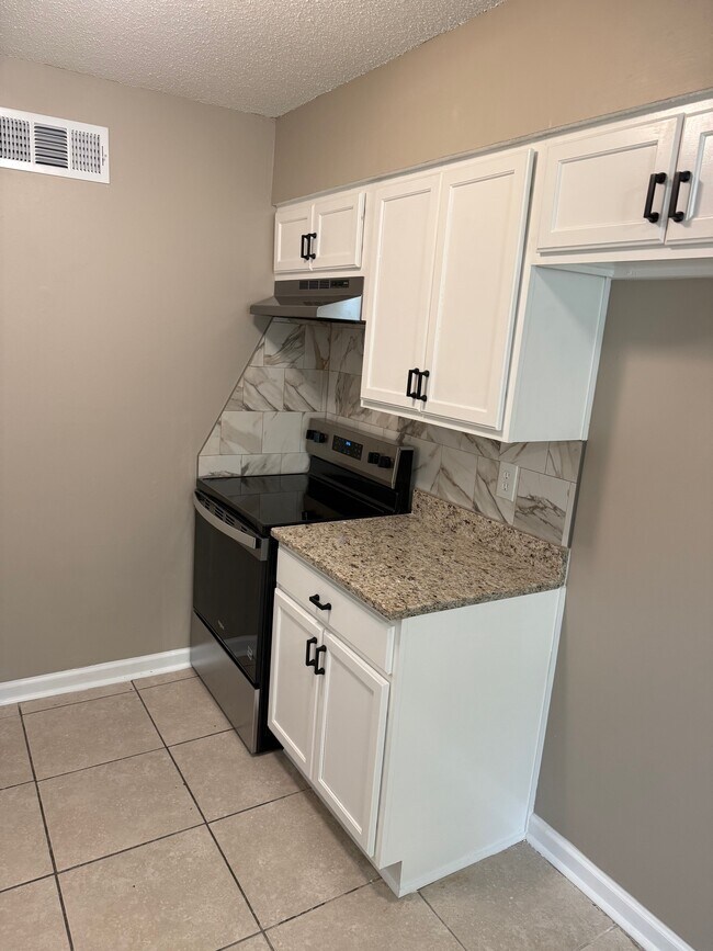 Foto del edificio - 2881 Normandy Dr