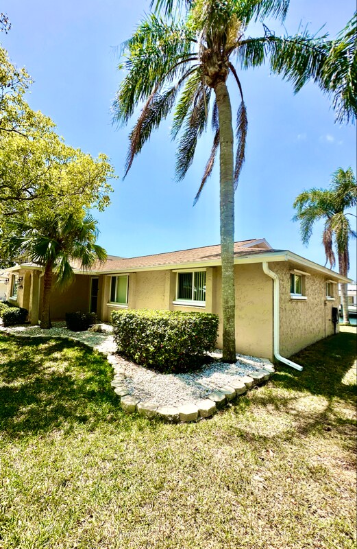 Foto del edificio - 13729 Cox Ave