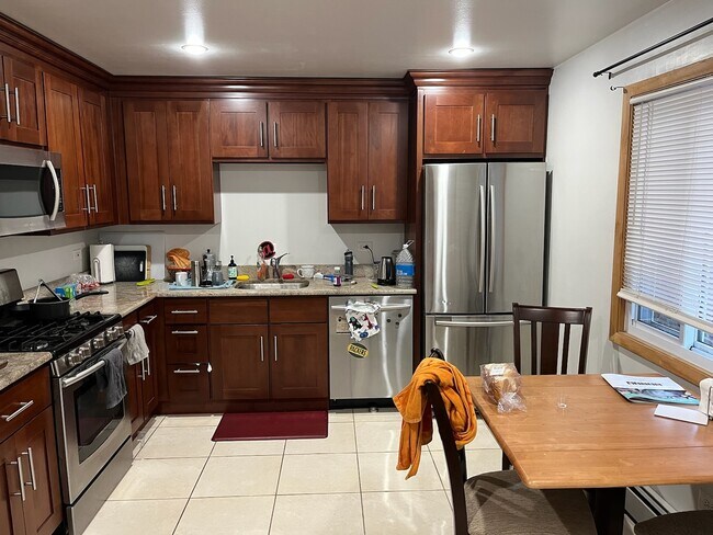 Foto del edificio - 6817 N Wayne Ave