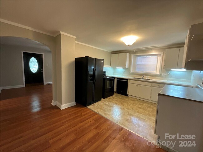 Foto del edificio - 419 W 14th St