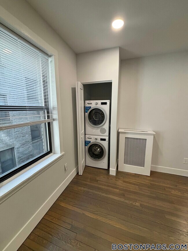 Building Photo - 19 Peterborough St