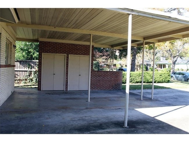 Building Photo - 504 Mayrant Dr