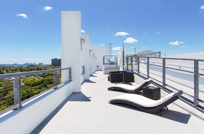 Building Photo - 8101 Biscayne Blvd