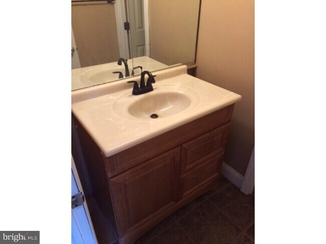 Foto del edificio - 22 Roxborough Pl