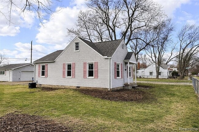 Photo - 7451 Cavell St House