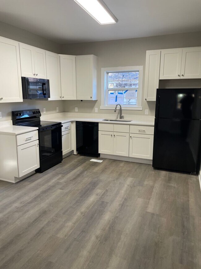 Foto del edificio - 628 Goldfloss St