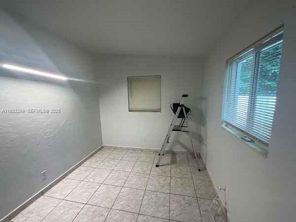 Foto del edificio - 1261 NW 24th St