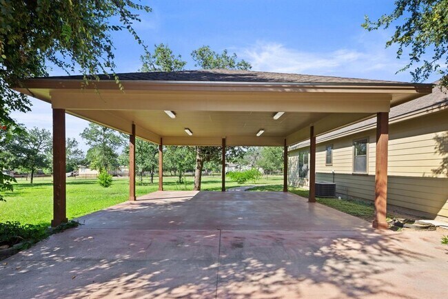 Building Photo - 1404 Kings Valley Dr