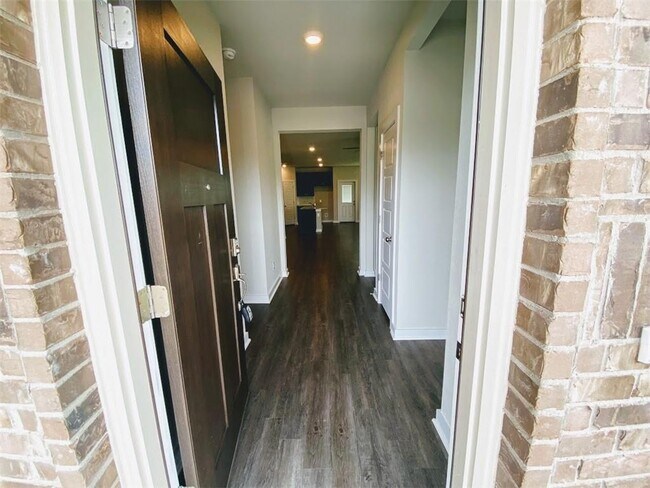 Building Photo - 111 Dedina Dr