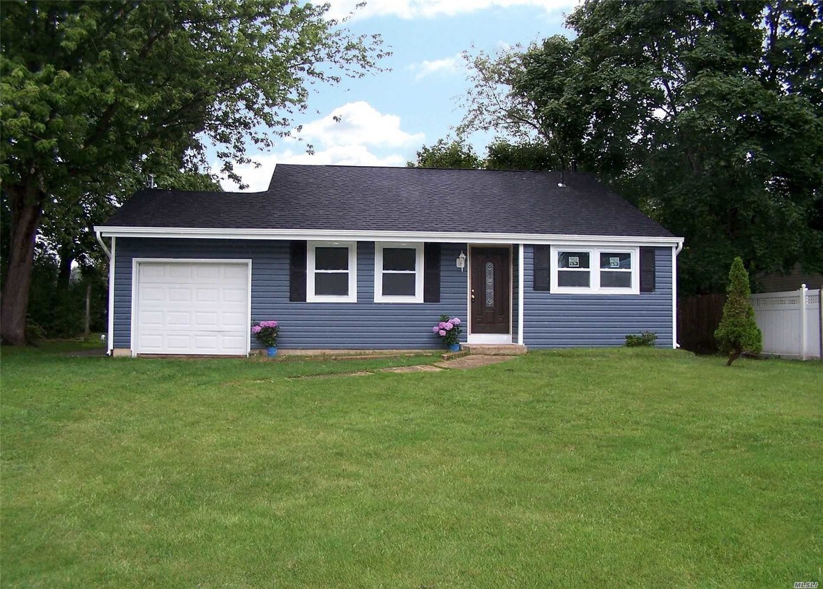 30 Superior St, Port Jefferson Station, NY 11776 House Rental in Port