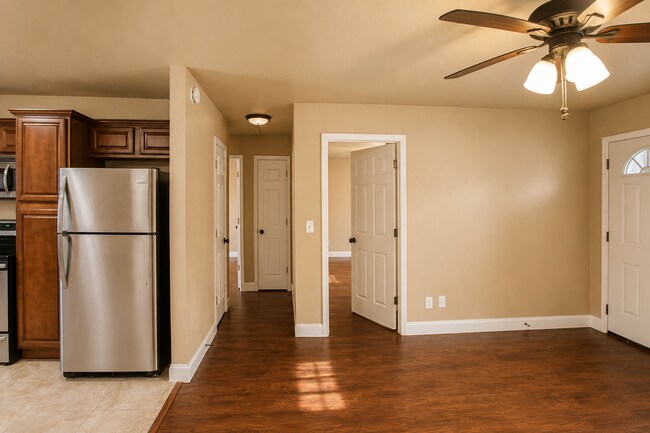 Building Photo - 316 N Double Springs Rd