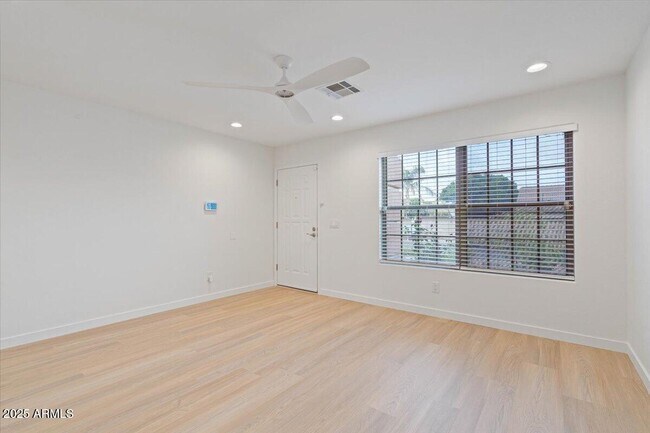 Foto del edificio - 21233 N 30th Ave