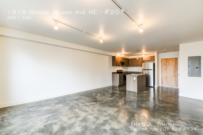 Building Photo - 1515 Rhode Island Ave NE