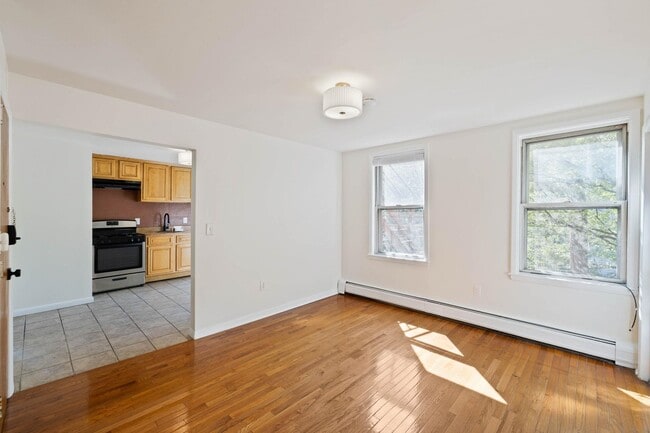 Building Photo - 330 2nd St